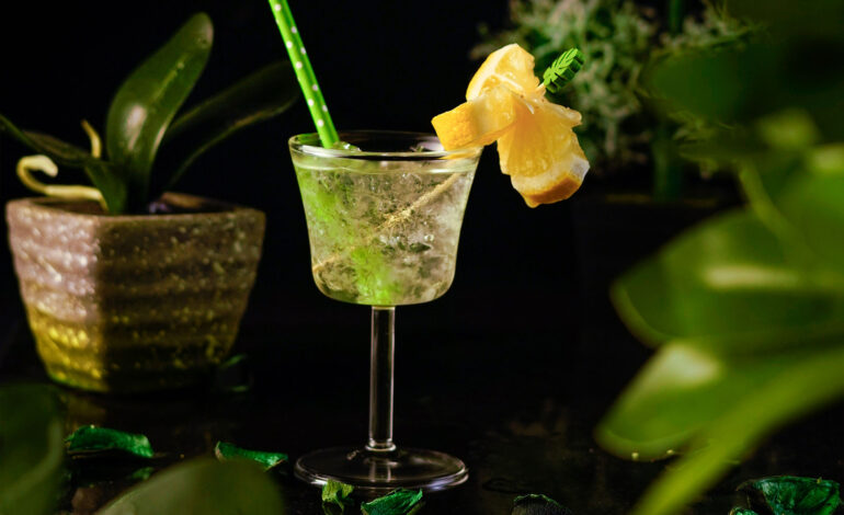 How to make the absinthe frappe cocktail