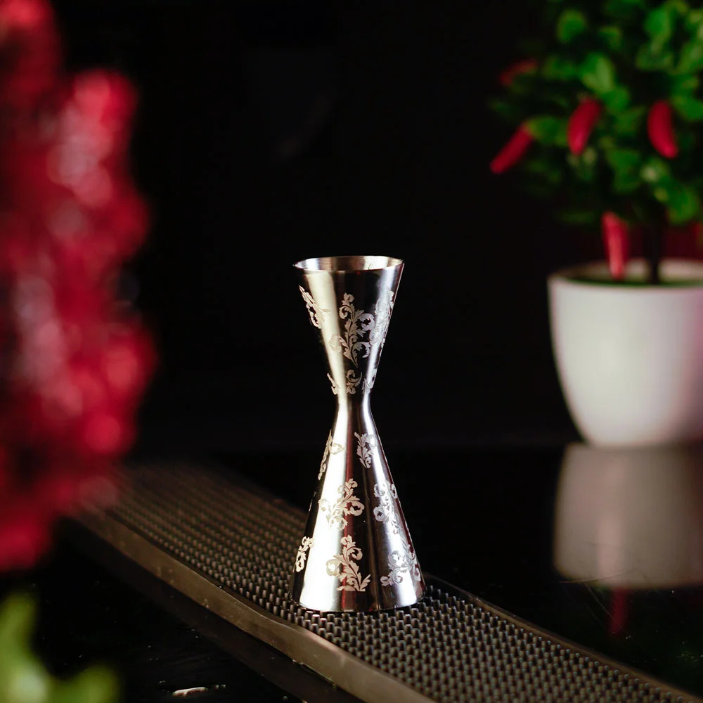 The Viny Double Jigger for consistent pouring of liquids without measurement errors